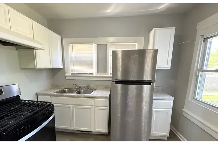 $1300 : HOUSE FOR RENT IN CHICAGO IL image 6