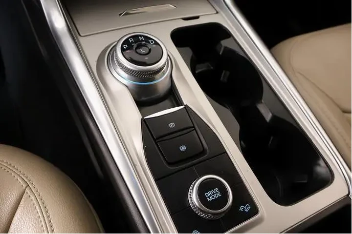 $27821 : Ford Explorer 2023 AWD Limit image 9