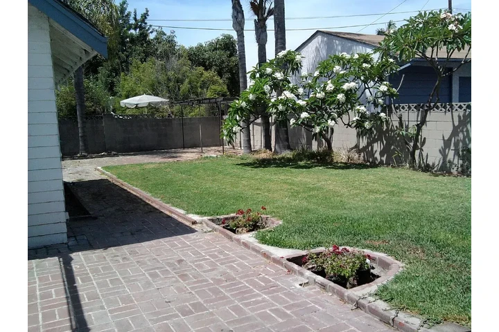 $1400 : Pico Rivera Available!!! image 3