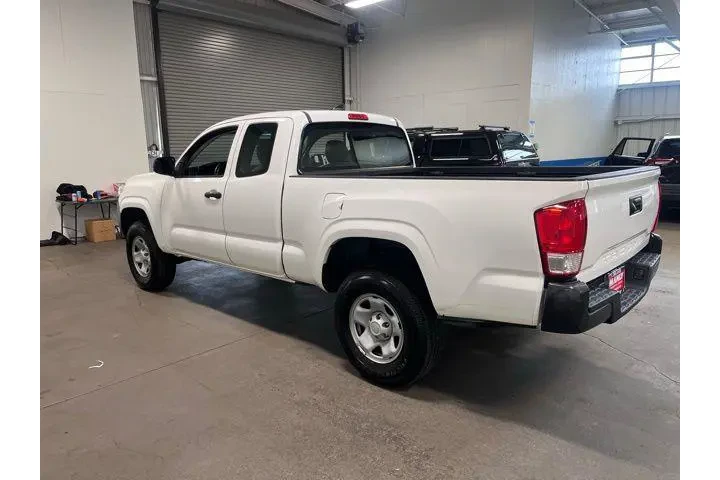 $23589 : Toyota Tacoma 2017 image 5