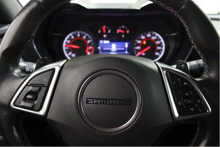 $24988 : Chevrolet Camaro 2020 LT 2dr image 8