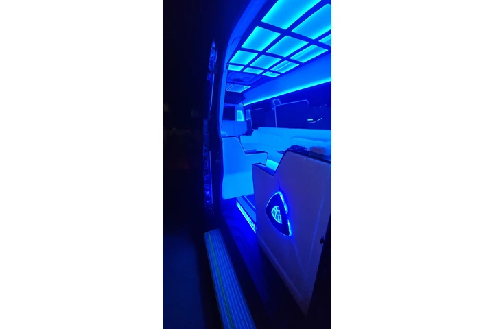 Sprinter de lujo, party bus, image 2