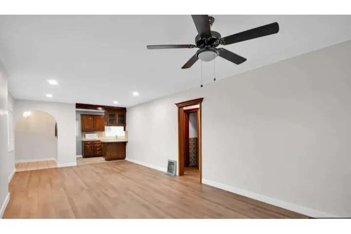 $2000 : WELCOME TO 🌀Commerce, CA💦 image 2