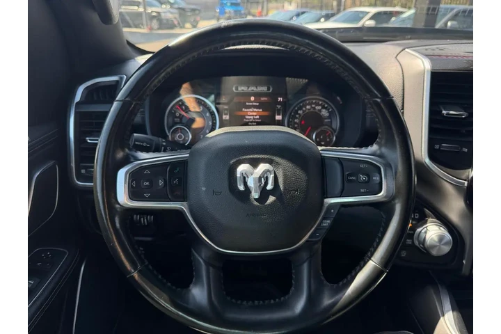 2022 RAM 1500 Laramie Crew Ca image 7