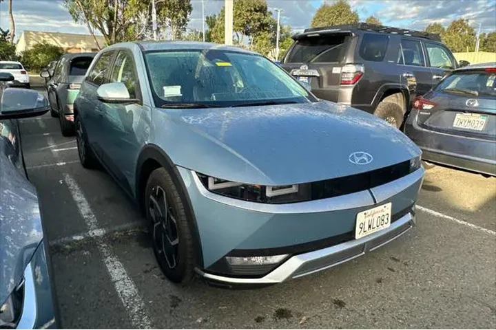 $26990 : Hyundai IONIQ 5 2024 SEL 4dr image 2