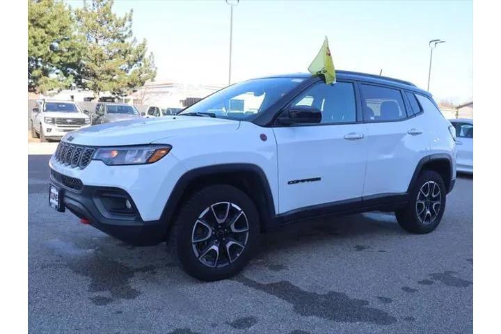 $23677 : Jeep Compass 2025 4x4 Trailh image 5