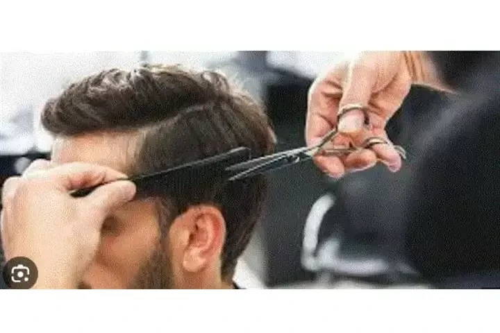 BUSCO COSMETÓLOGA o PELUQUERO image 1