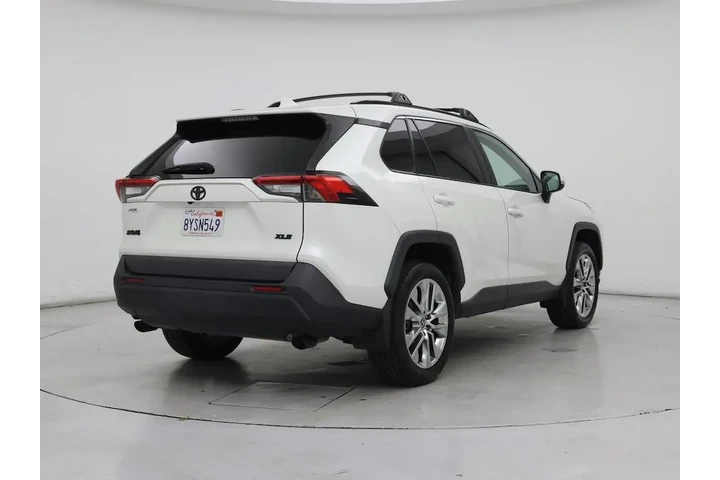 $26998 : Toyota RAV4 2021 XLE Premium image 8