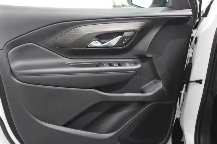 $22911 : GMC Terrain 2022 AWD SLE 4dr image 3