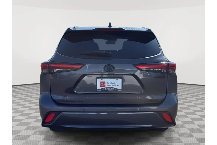 $38989 : 2021 Highlander Hybrid Limited image 6