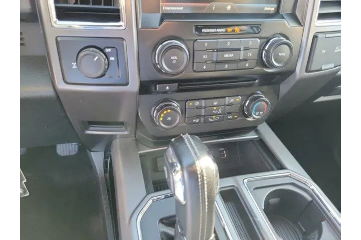 $20000 : Ford F-150 2015 4x2 XLT 4dr image 9