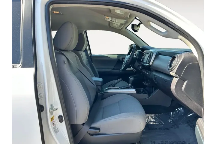 $29777 : Toyota Tacoma 2017 4x4 TRD P image 10