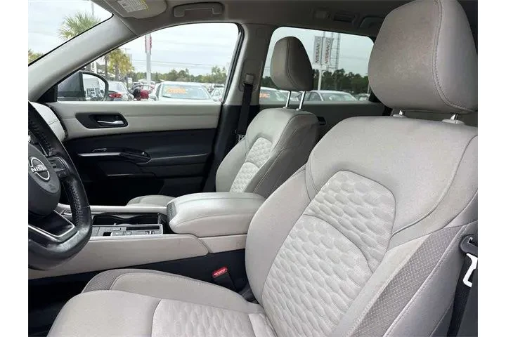 $23800 : Nissan Pathfinder 2022 SV 4d image 9