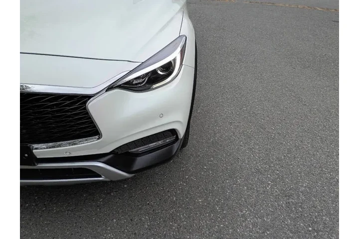 $10900 : 2017 QX30 Premium image 8