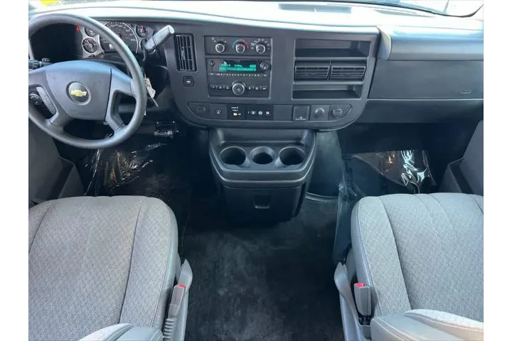 $20999 : Chevrolet Express 2017 LT 35 image 4