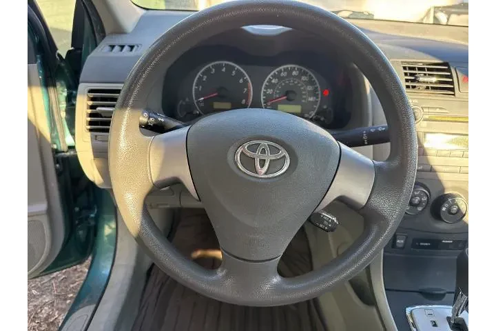 $8679 : Toyota Corolla 2010 S 4dr Se image 8