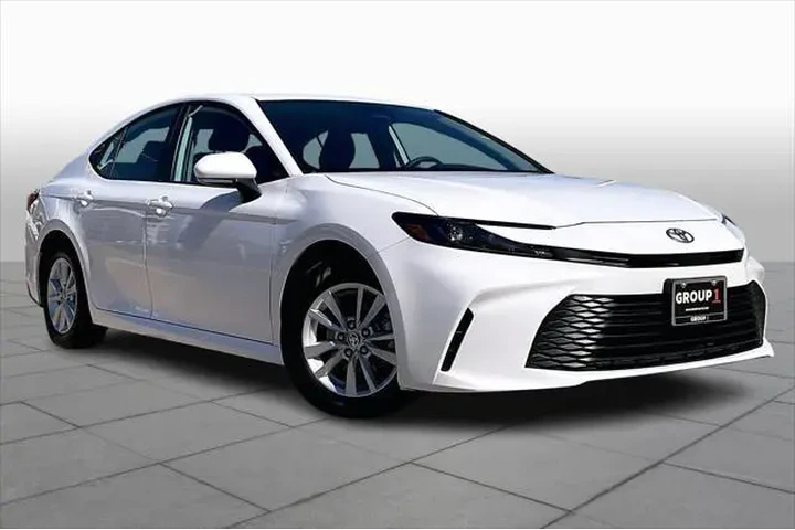 $26725 : Toyota Camry 2025 LE 4dr Sed image 3