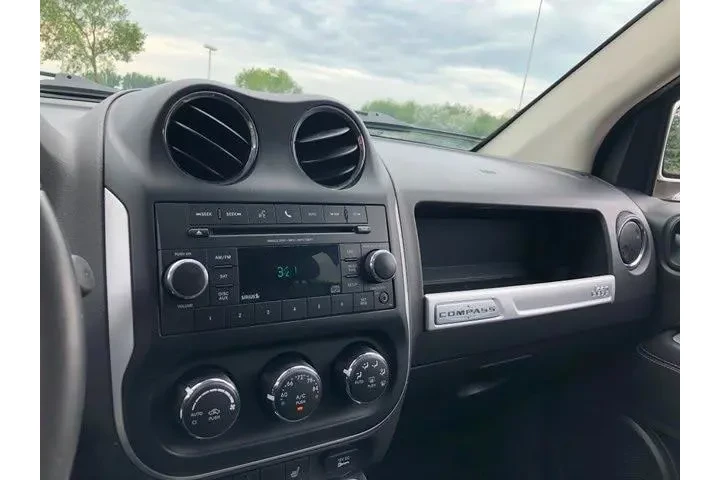 $15000 : Jeep Compass 2017 4x4 Latitu image 10