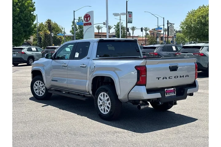 $35417 : Toyota Tacoma 2025 4x2 SR5 4 image 7