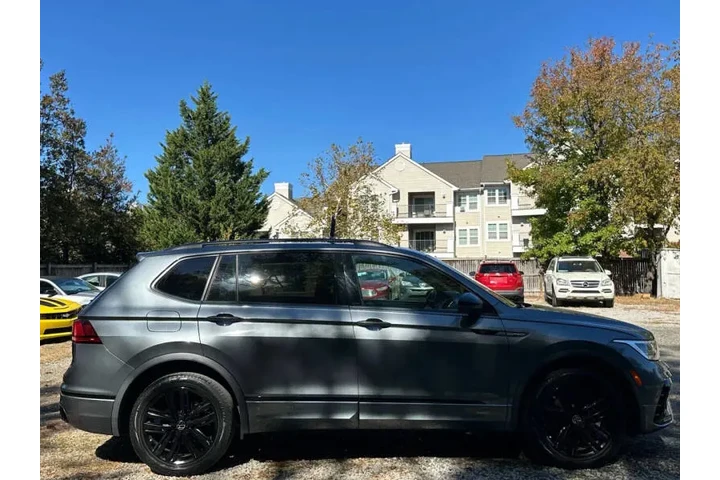 $16980 : 2022 Tiguan SE R-Line Black 4 image 9