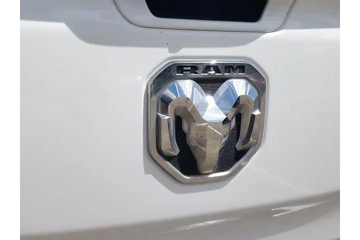 $38988 : Ram 1500 2022 4x4 Laramie 4d image 9