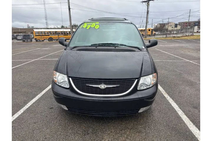 $4700 : 2004 Town and Country Touring image 9