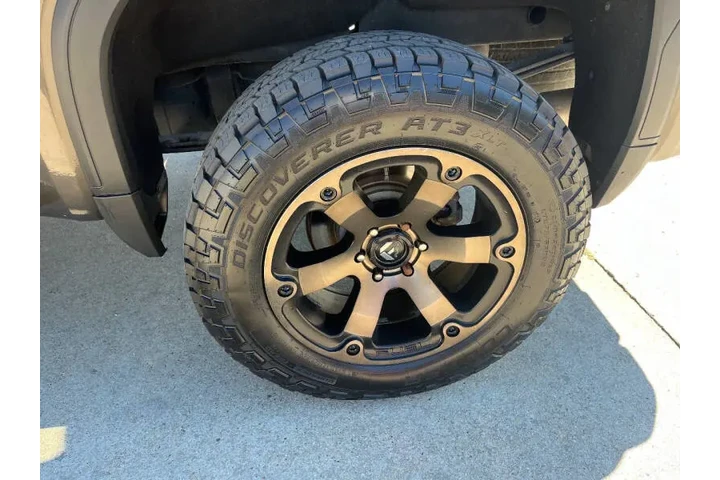 $32950 : 2019 GMC Sierra 1500 AT4 image 10