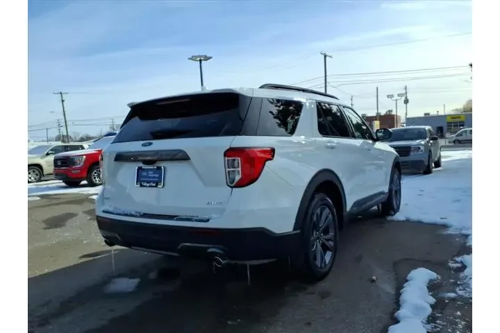 $33980 : Ford Explorer 2023 AWD XLT 4 image 6