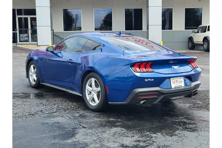 $28600 : Ford Mustang 2024 EcoBoost 2 image 5