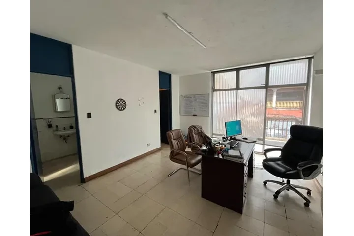 $1 : Alquiler de Casa uso comercial image 3