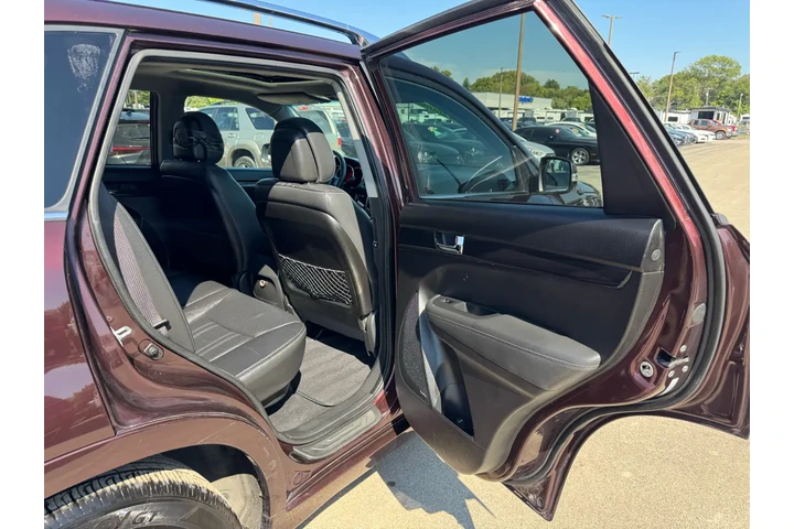 $4450 : 2013 Sorento AWD 4dr V6 SX image 9