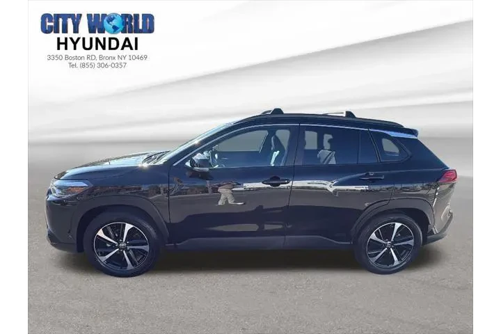 $31349 : Toyota Corolla Cross Hybrid image 2