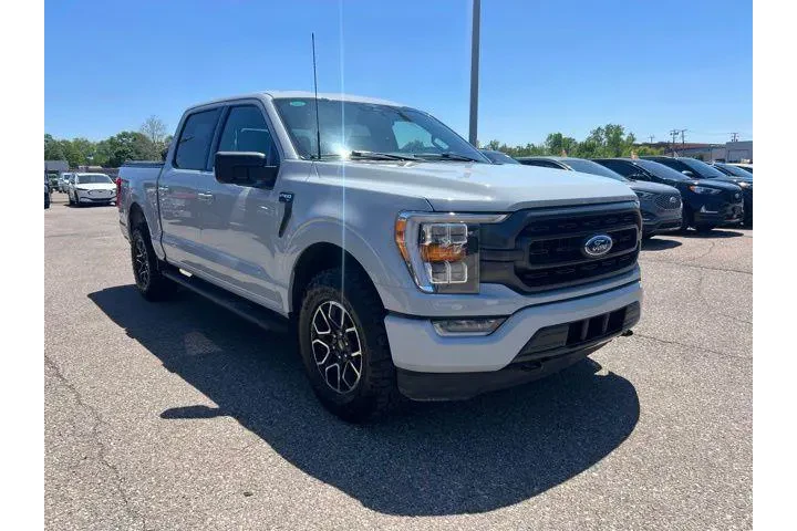 $32215 : Ford F-150 2023 4x4 XLT 4dr image 10