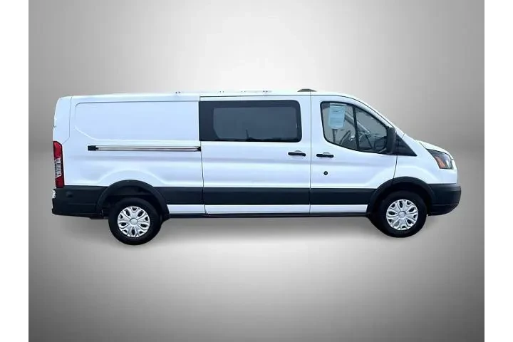 $17945 : Ford Transit 2017 250 3dr LW image 4