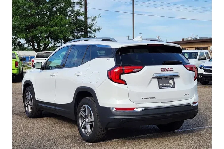 $16485 : 2021 GMC Terrain SLT image 8