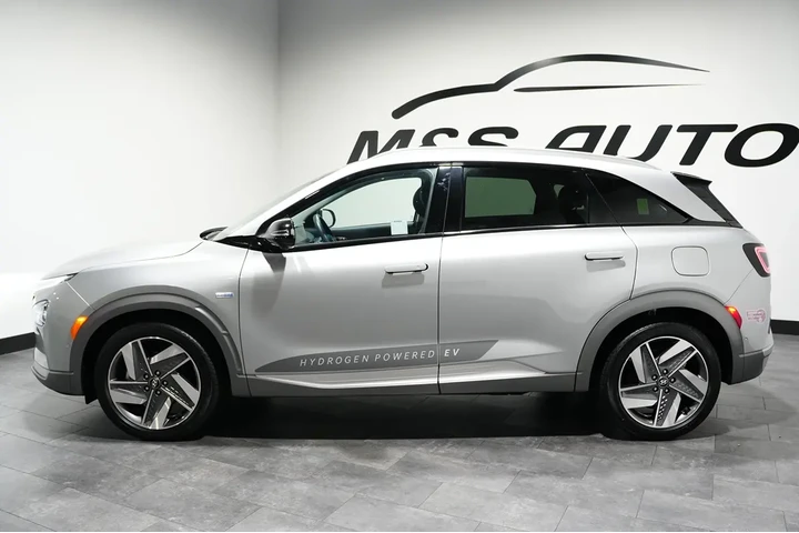 $8989 : 2023 NEXO Limited image 2