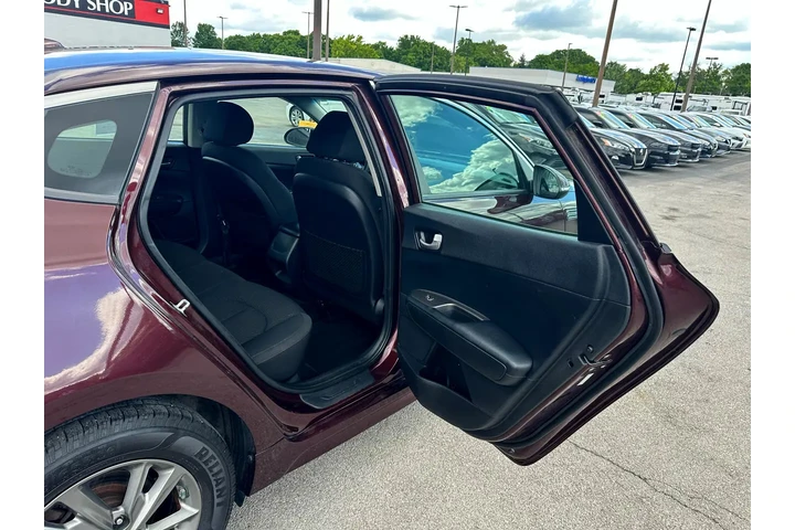 $10890 : 2019 Optima LX Auto image 10