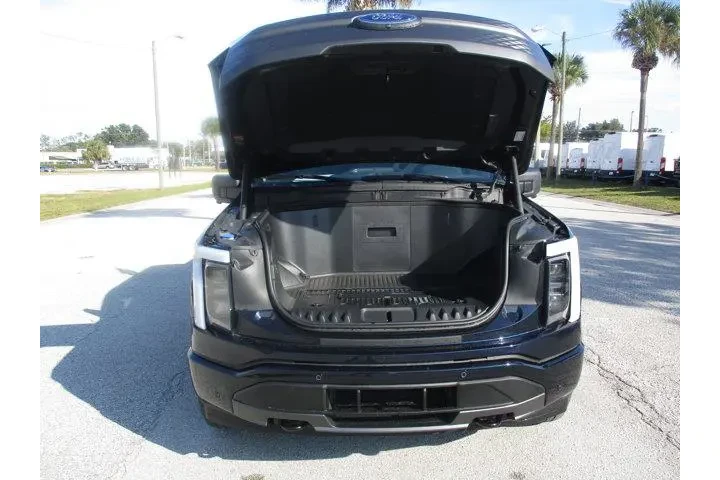 $39495 : Ford F-150 Lightning 2023 AW image 9