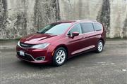 $15988 : 2017 Pacifica Touring-L Plus thumbnail