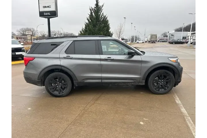 $28900 : Ford Explorer 2023 AWD XLT 4 image 8