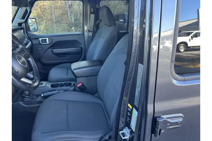 $31279 : Jeep Wrangler Unlimited 2022 image 9