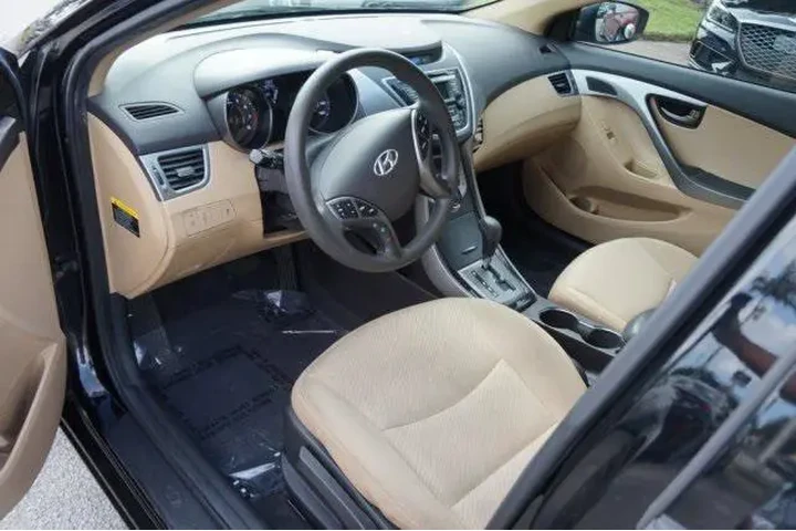 $3554 : Hyundai ELANTRA 2013 GLS 4dr image 5