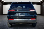 $22412 : Jeep Grand Cherokee 2023 4x4 thumbnail