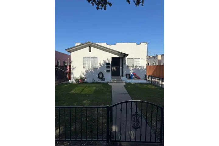 $2000 : Apartment for rent image 1