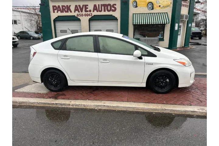 $6995 : 2013 Prius One image 3