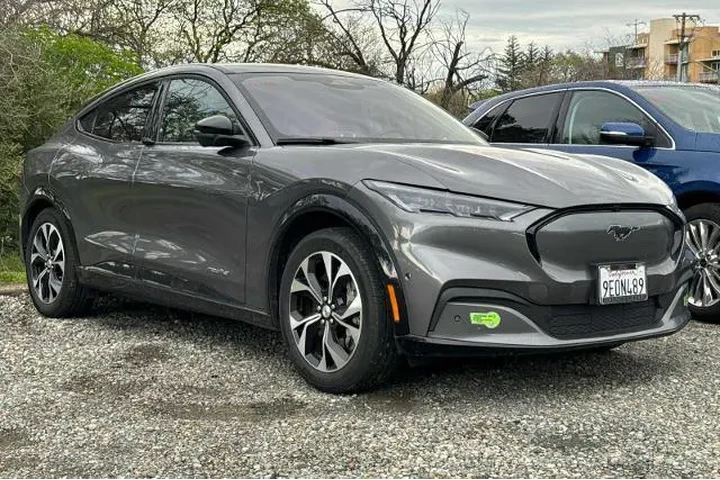 $26900 : Ford Mustang Mach-E 2023 Pre image 2