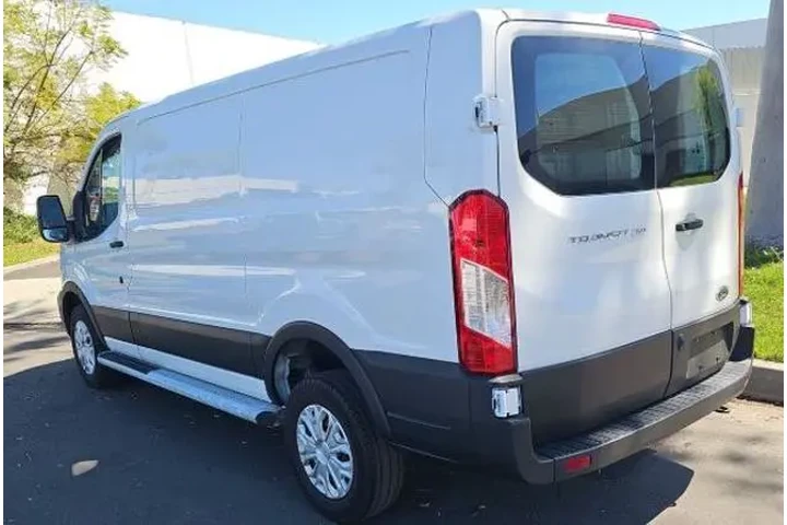$33400 : Ford Transit 2024 250 3dr SW image 3