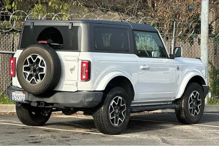 $37994 : Ford Bronco 2021 4x4 Outer B image 3