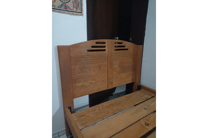 $2 : Cama individual de madera image 3