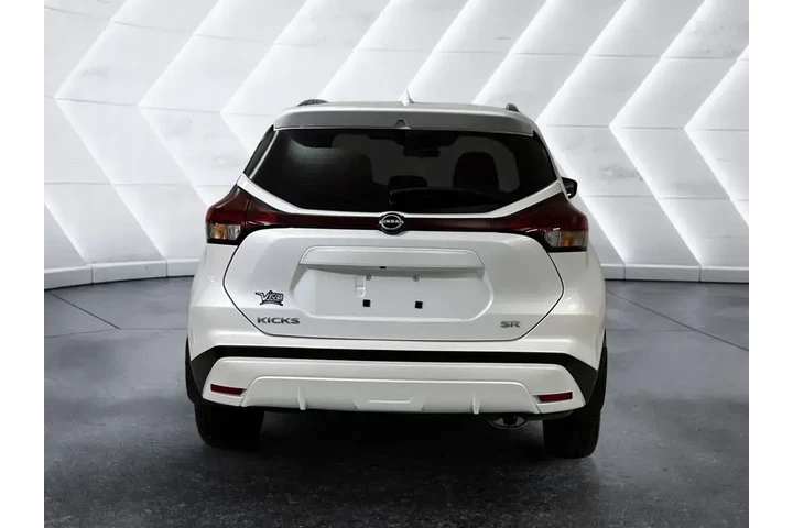 $20651 : Nissan Kicks 2024 SR 4dr Cro image 5